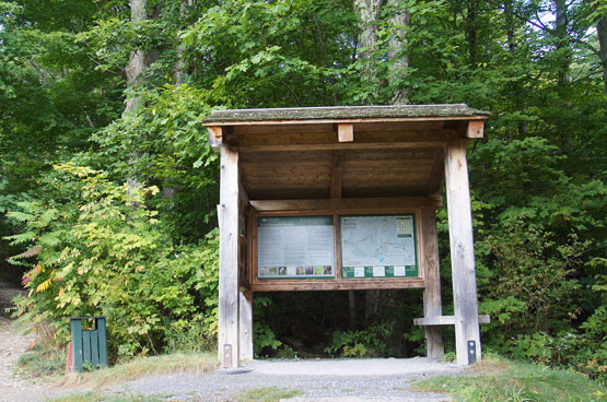 red gate trail equinox mountain vermont manchester kiosk information map